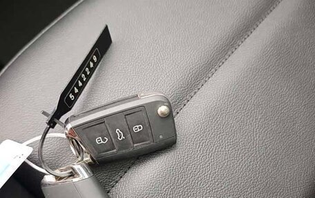 Volkswagen T-Roc I, 2022 год, 2 125 000 рублей, 22 фотография