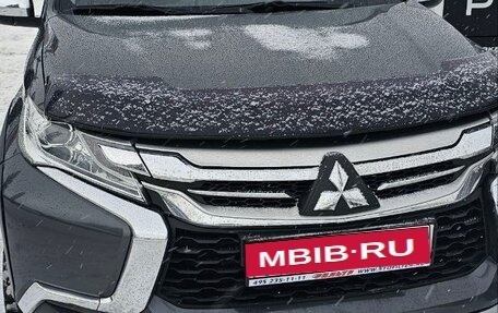 Mitsubishi Pajero Sport III рестайлинг, 2019 год, 3 300 000 рублей, 1 фотография