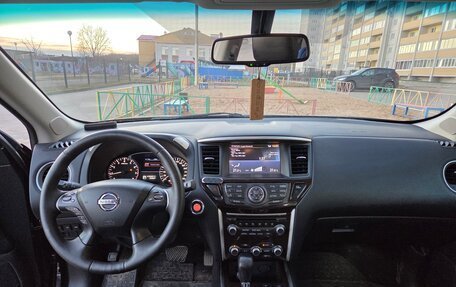 Nissan Pathfinder, 2015 год, 1 650 000 рублей, 10 фотография