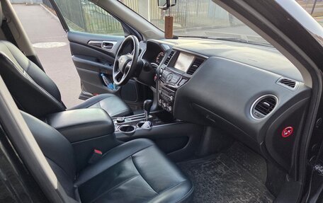 Nissan Pathfinder, 2015 год, 1 650 000 рублей, 11 фотография