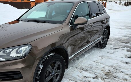 Volkswagen Touareg III, 2011 год, 1 930 000 рублей, 3 фотография