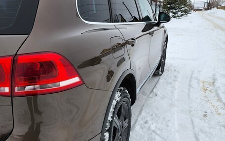 Volkswagen Touareg III, 2011 год, 1 930 000 рублей, 6 фотография