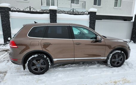 Volkswagen Touareg III, 2011 год, 1 930 000 рублей, 5 фотография