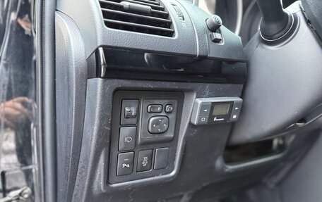 Toyota Land Cruiser Prado 150 рестайлинг 2, 2015 год, 2 770 000 рублей, 13 фотография