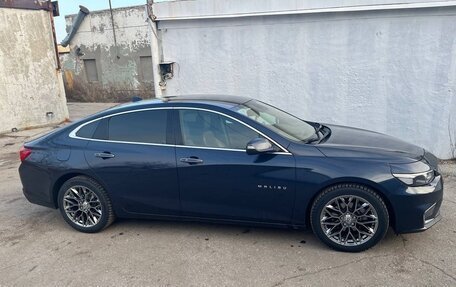 Chevrolet Malibu IX, 2017 год, 1 820 000 рублей, 2 фотография