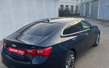 Chevrolet Malibu IX, 2017 год, 1 820 000 рублей, 3 фотография