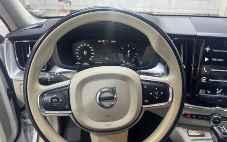 Volvo XC60 II, 2018 год, 2 800 000 рублей, 6 фотография