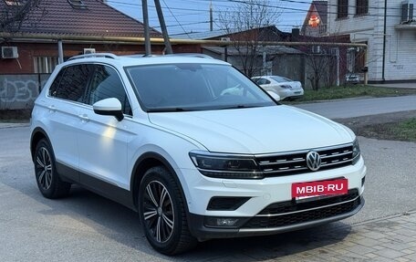 Volkswagen Tiguan II, 2017 год, 2 399 000 рублей, 3 фотография