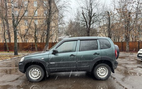 Chevrolet Niva I рестайлинг, 2017 год, 690 000 рублей, 2 фотография