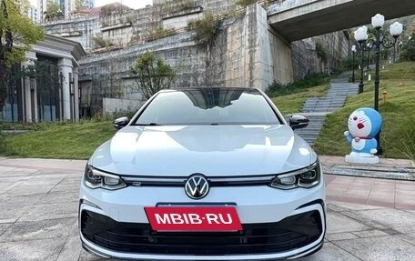 Volkswagen Golf VIII, 2022 год, 1 298 565 рублей, 2 фотография