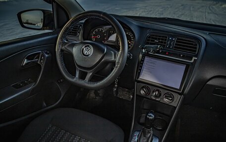 Volkswagen Polo VI (EU Market), 2018 год, 950 000 рублей, 17 фотография