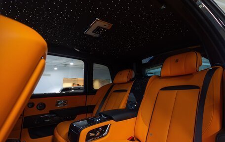 Rolls-Royce Cullinan, 2025 год, 89 900 000 рублей, 17 фотография