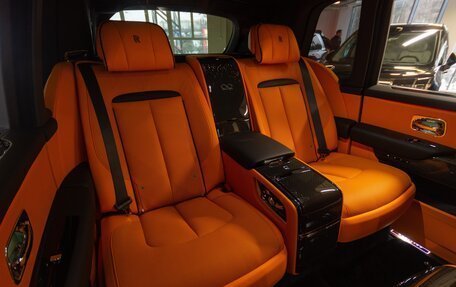 Rolls-Royce Cullinan, 2025 год, 89 900 000 рублей, 18 фотография