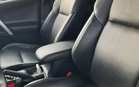 Toyota RAV4, 2013 год, 1 990 000 рублей, 3 фотография