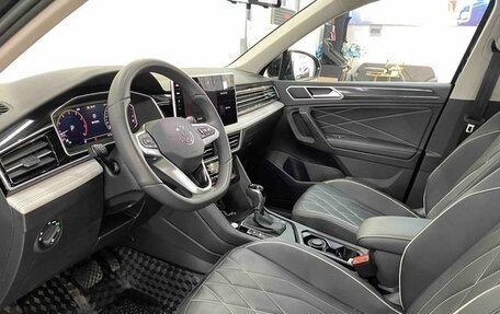 Volkswagen Tiguan II, 2023 год, 2 280 000 рублей, 7 фотография