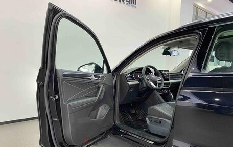 Volkswagen Tiguan II, 2023 год, 2 280 000 рублей, 6 фотография