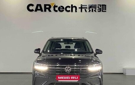 Volkswagen Tiguan II, 2023 год, 2 280 000 рублей, 2 фотография