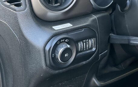 Jeep Wrangler, 2018 год, 2 900 000 рублей, 13 фотография