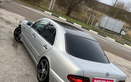 Mercedes-Benz E-Класс, 1998 год, 550 000 рублей, 6 фотография