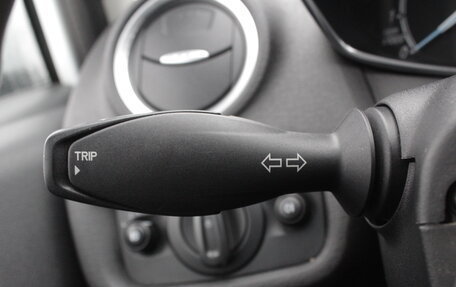 Ford Fiesta, 2015 год, 890 000 рублей, 11 фотография