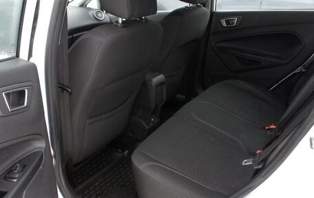 Ford Fiesta, 2015 год, 890 000 рублей, 18 фотография