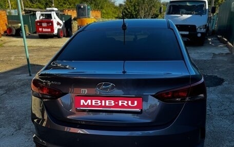 Hyundai Solaris II рестайлинг, 2021 год, 1 750 000 рублей, 4 фотография