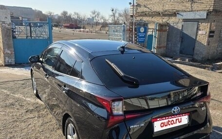 Toyota Prius IV XW50, 2020 год, 1 900 000 рублей, 3 фотография