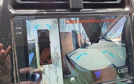 Toyota Prius IV XW50, 2020 год, 1 900 000 рублей, 12 фотография