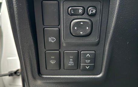 Toyota Land Cruiser Prado 150 рестайлинг 2, 2011 год, 2 400 000 рублей, 12 фотография