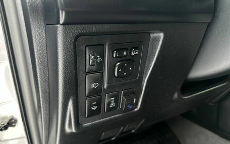 Toyota Land Cruiser Prado 150 рестайлинг 2, 2012 год, 2 550 000 рублей, 15 фотография