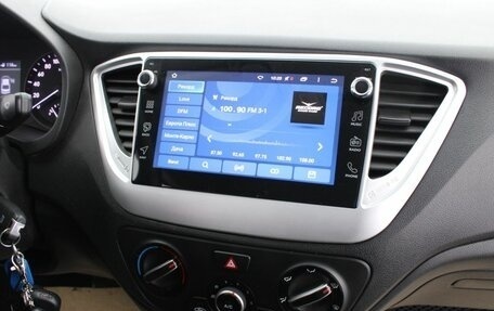 Hyundai Solaris II рестайлинг, 2018 год, 1 115 000 рублей, 11 фотография