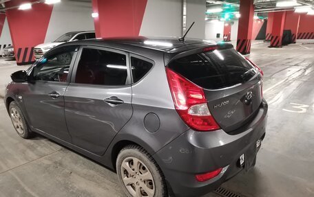 Hyundai Solaris II рестайлинг, 2013 год, 750 000 рублей, 3 фотография