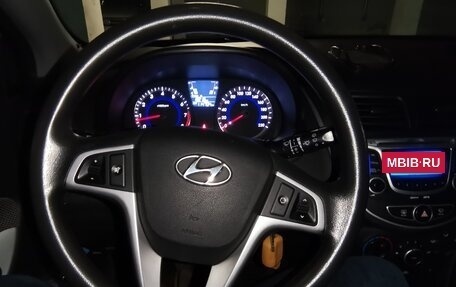 Hyundai Solaris II рестайлинг, 2013 год, 750 000 рублей, 10 фотография