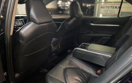 Toyota Camry, 2019 год, 2 575 000 рублей, 17 фотография