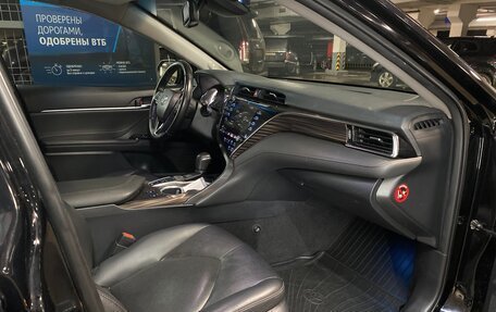 Toyota Camry, 2019 год, 2 575 000 рублей, 20 фотография