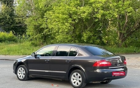 Skoda Superb III рестайлинг, 2011 год, 1 200 000 рублей, 3 фотография