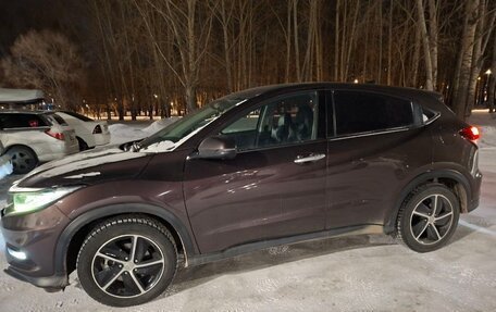 Honda Vezel, 2020 год, 2 300 000 рублей, 6 фотография