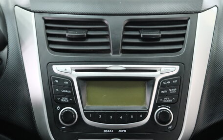 Hyundai Solaris II рестайлинг, 2013 год, 839 000 рублей, 18 фотография