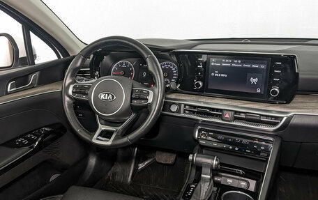 KIA K5, 2021 год, 2 700 000 рублей, 27 фотография