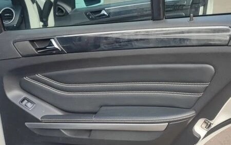 Mercedes-Benz M-Класс, 2011 год, 2 400 000 рублей, 5 фотография