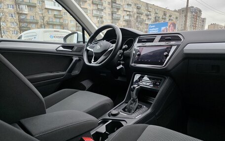 Volkswagen Tiguan II, 2021 год, 2 879 000 рублей, 7 фотография
