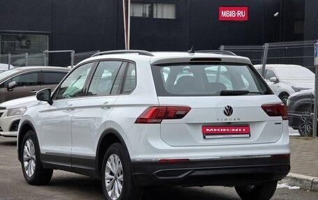 Volkswagen Tiguan II, 2021 год, 2 879 000 рублей, 4 фотография