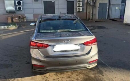 Hyundai Solaris II рестайлинг, 2018 год, 730 000 рублей, 2 фотография