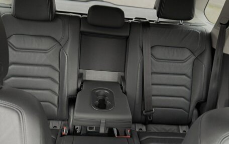 Volkswagen Touareg III, 2018 год, 4 250 000 рублей, 9 фотография