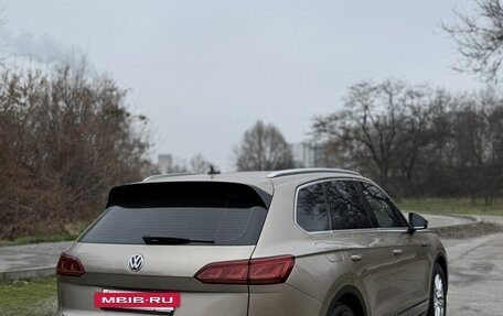 Volkswagen Touareg III, 2018 год, 4 250 000 рублей, 10 фотография