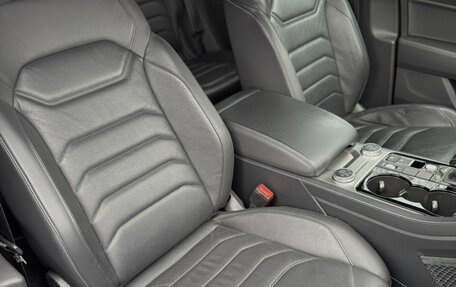 Volkswagen Touareg III, 2018 год, 4 250 000 рублей, 14 фотография