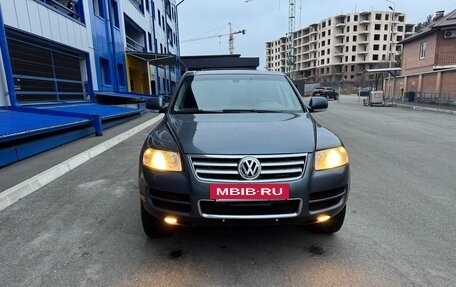 Volkswagen Touareg III, 2004 год, 850 000 рублей, 2 фотография