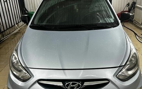 Hyundai Solaris II рестайлинг, 2012 год, 950 000 рублей, 10 фотография