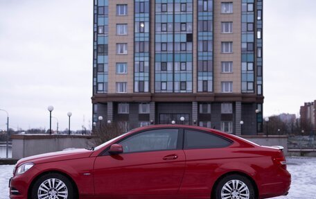 Mercedes-Benz C-Класс, 2011 год, 1 300 000 рублей, 3 фотография