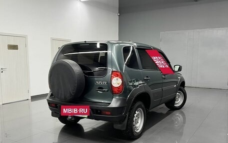 Chevrolet Niva I рестайлинг, 2017 год, 795 000 рублей, 2 фотография